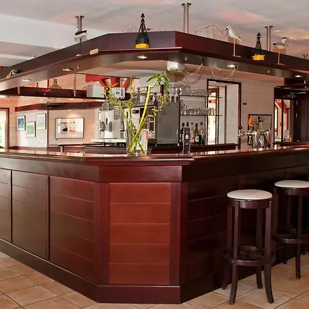 Kyriad Saint-malo Dinard Отель 3*