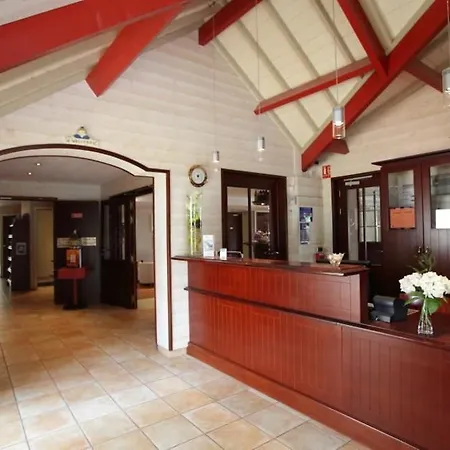 Kyriad Saint-malo Dinard Отель Ла-Ришарде
